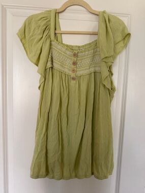 Light Green Smocked Flutter-Sleeve Women's Top